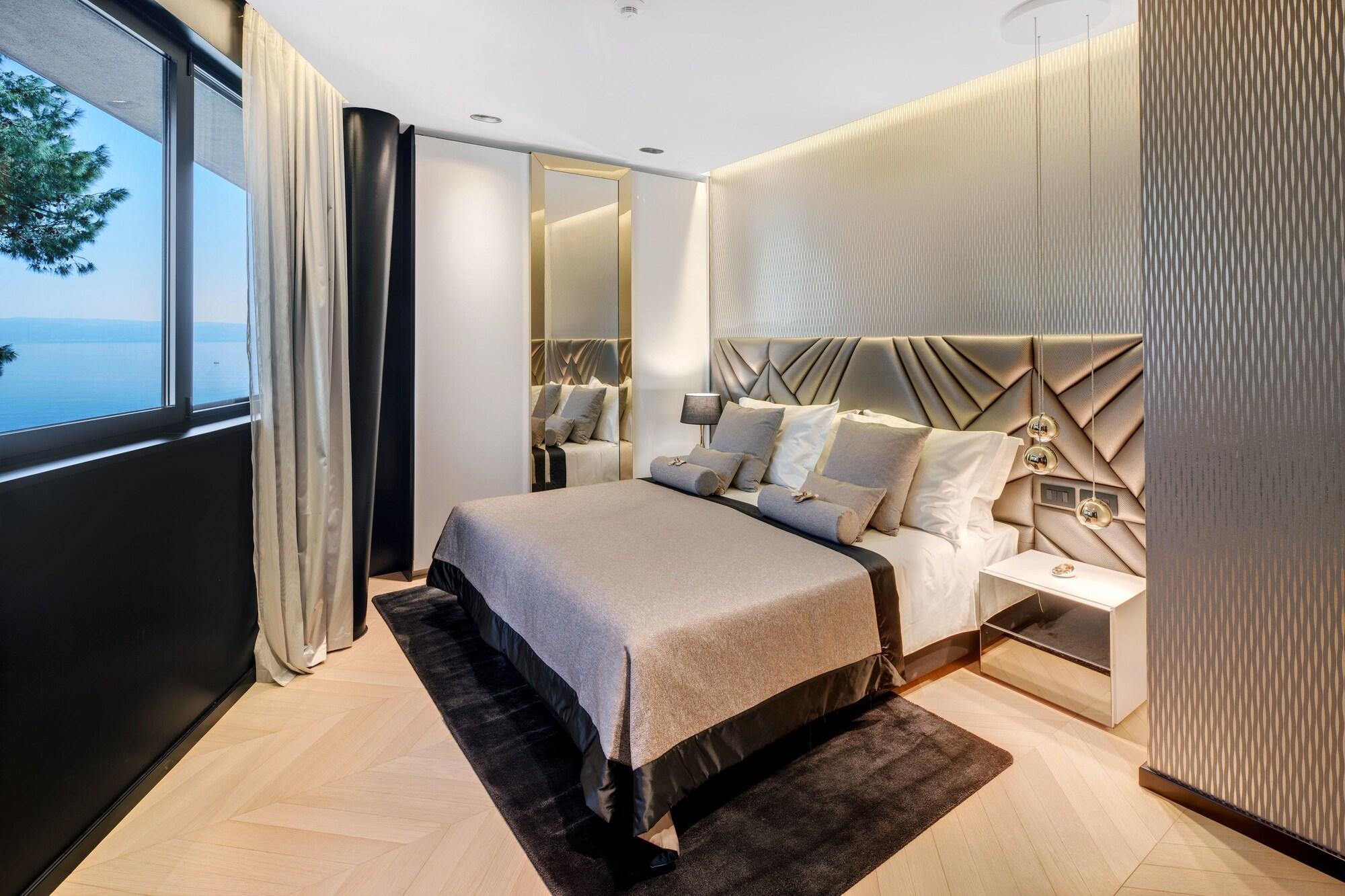 Posh Apartment