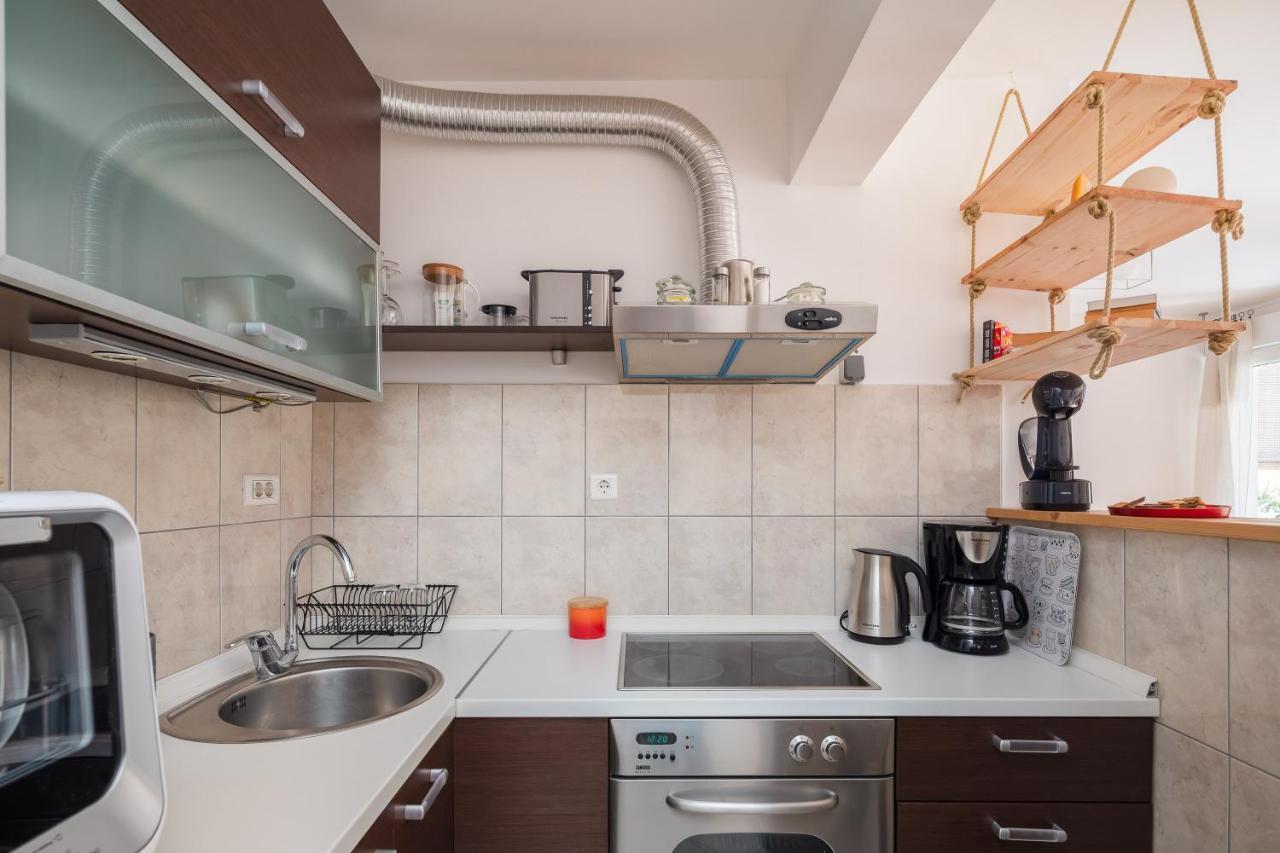 Apartamento Modern With Terrace 4 Min Walk To The *