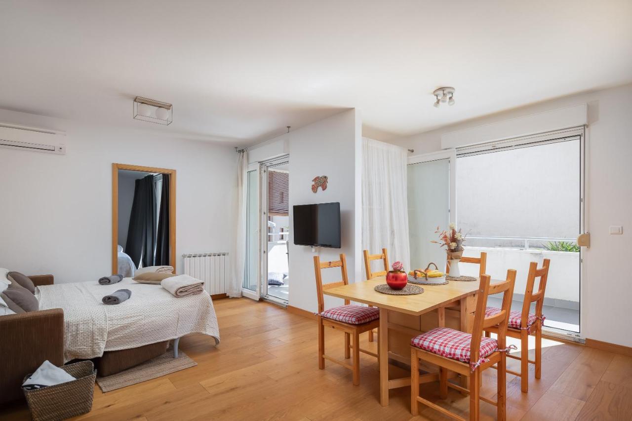 Modern With Terrace 4 Min Walk To The Apartamento