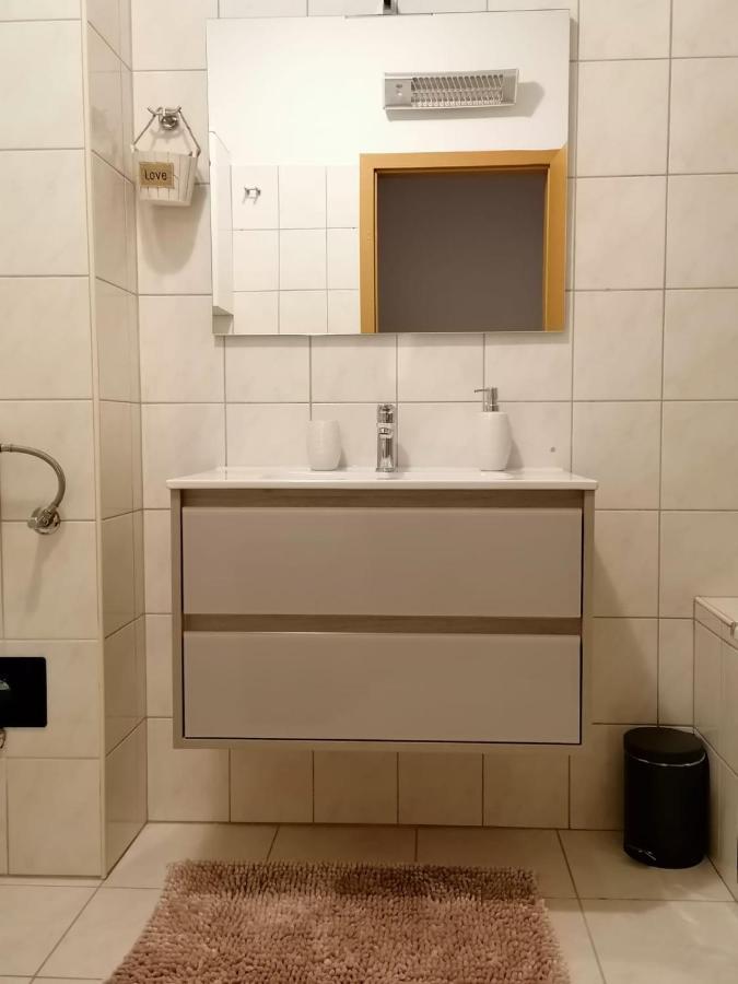 Spacious Smile With Terrace And Secure Garage Apartman *