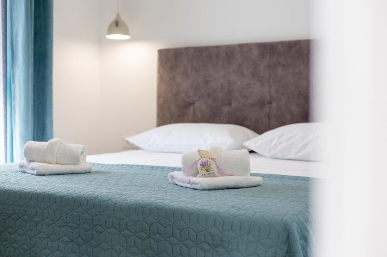 Mare's 2 Apartment