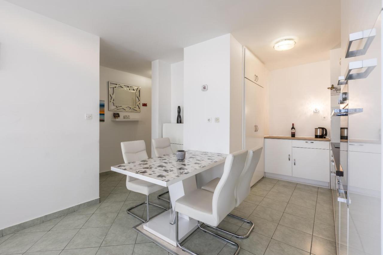 Larus Apartman *