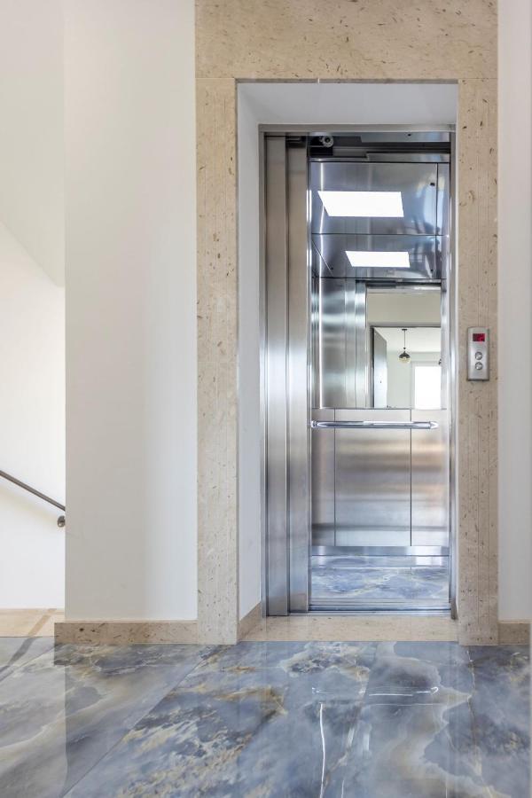 Apartman Apartman Lukiana*** Split