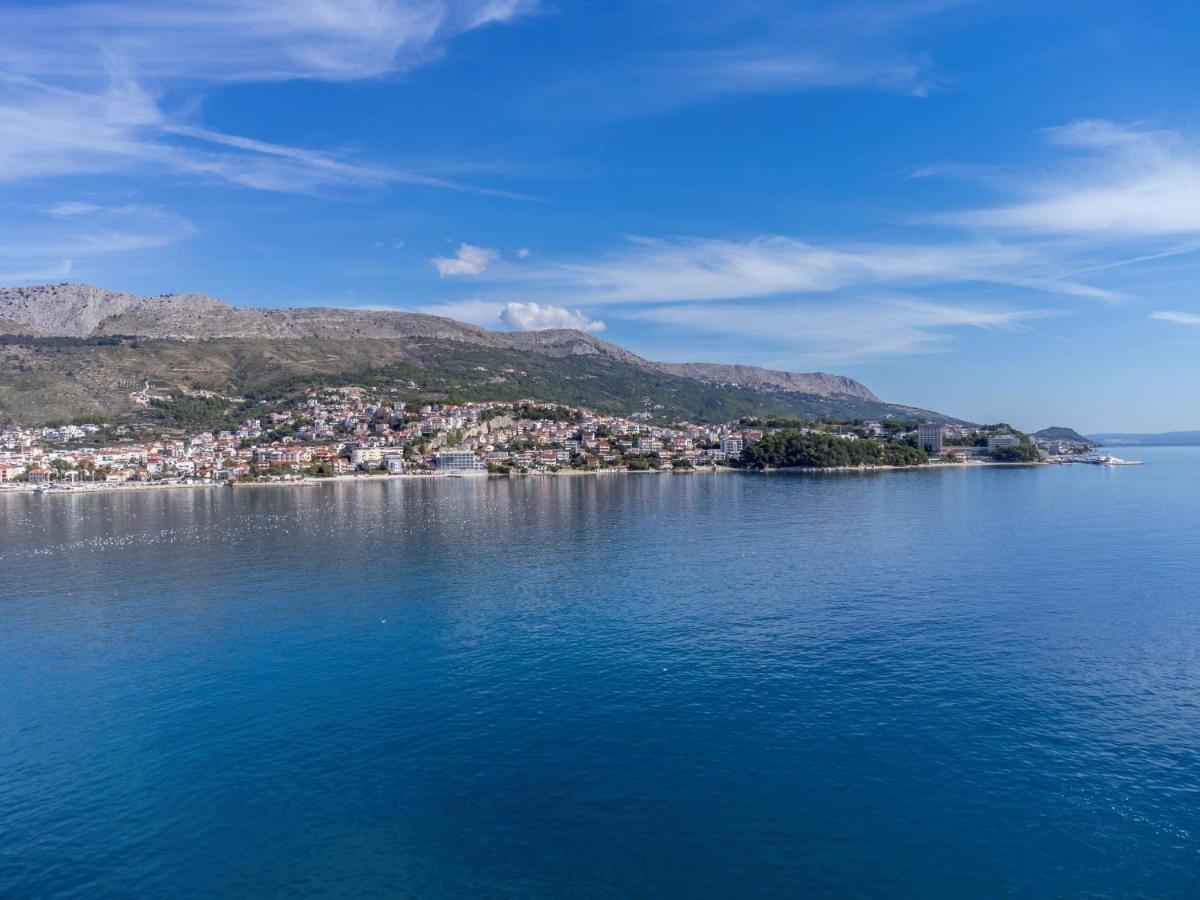 Apartman Lukiana*** *