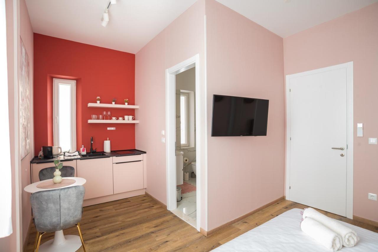 Apartman Center De Lux “ Zara “ *
