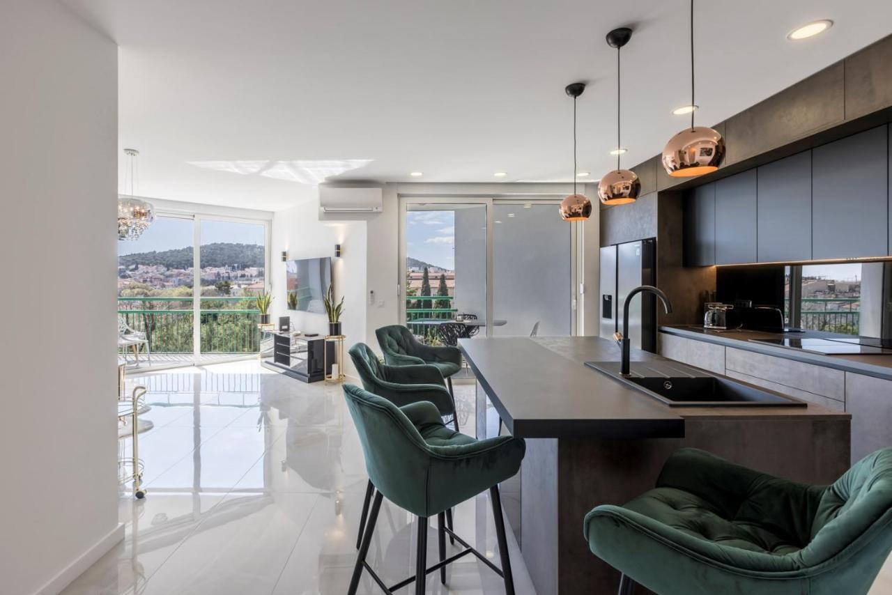 Carmen - Luxury 2-bedroom - Downtown Apartman