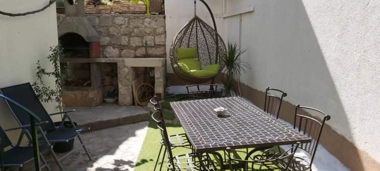 Angie Old Town With Jacuzzi Pousada Split