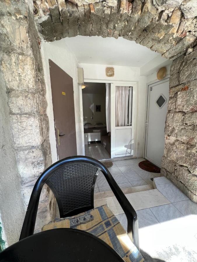 Old Town Nina Apartman *