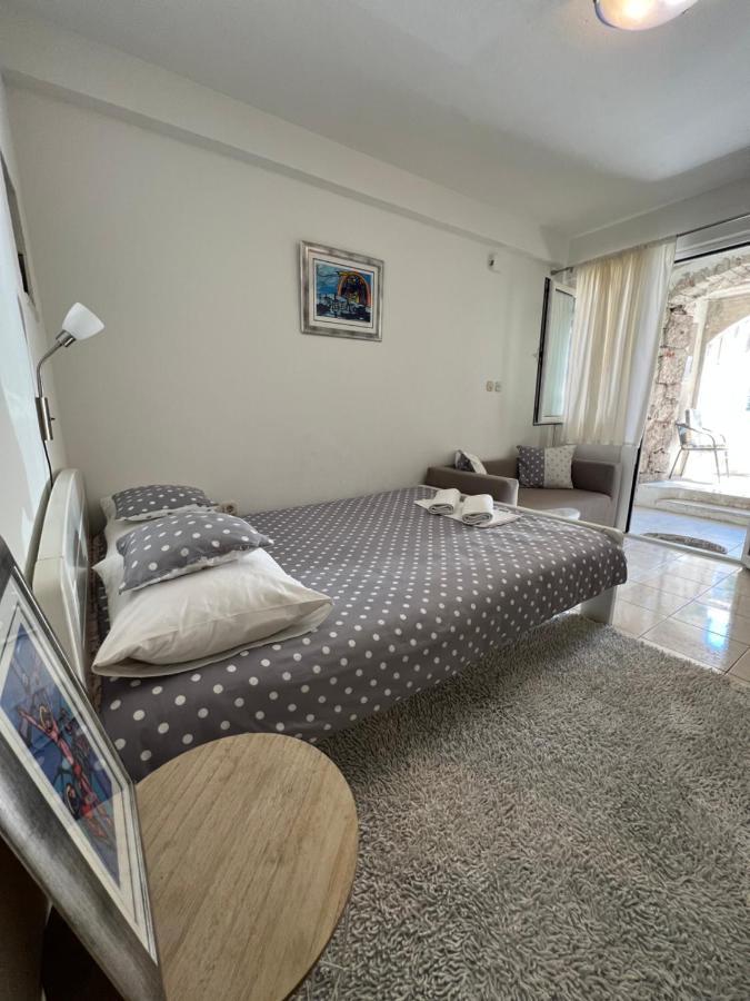 Old Town Nina Apartman *