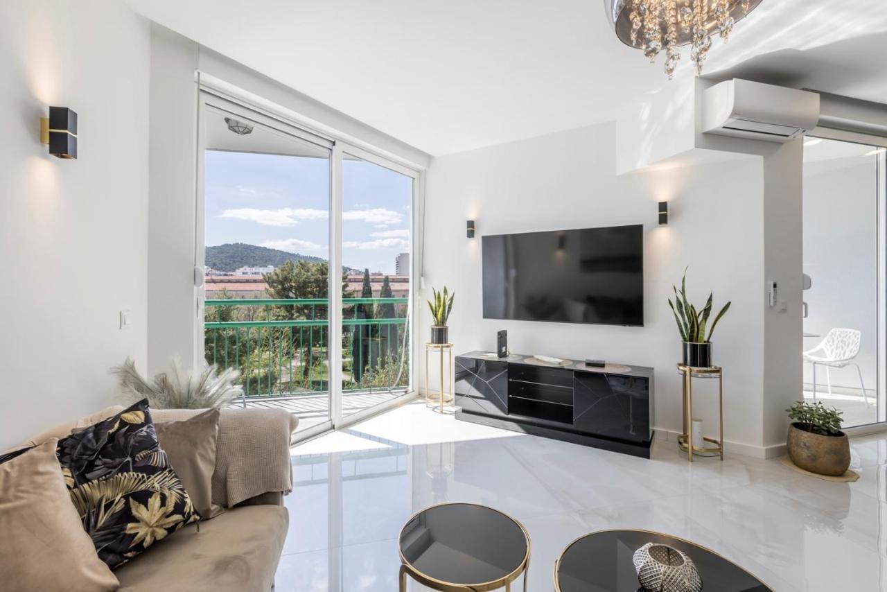 Carmen - Luxury 2-bedroom - Downtown *