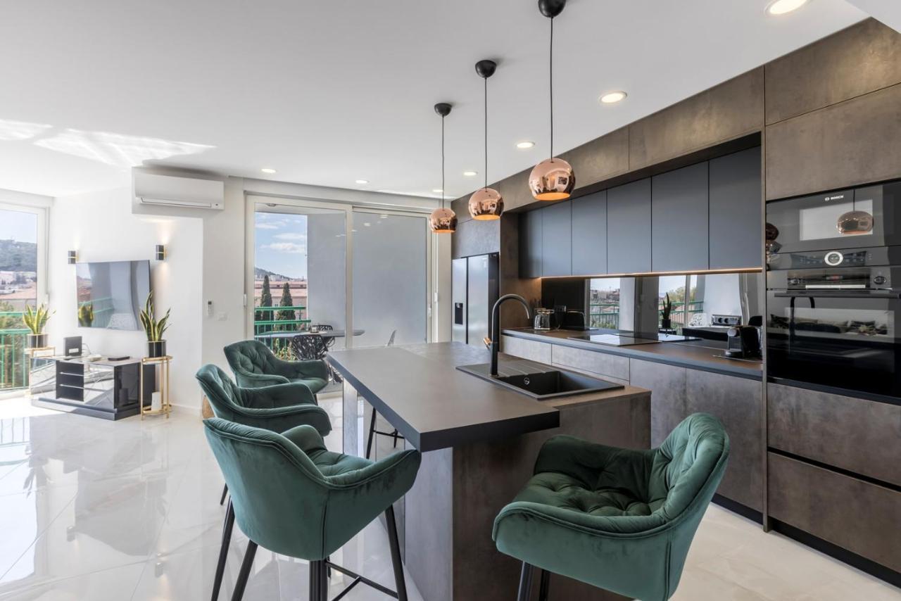 Apartman Carmen - Luxury 2-bedroom - Downtown