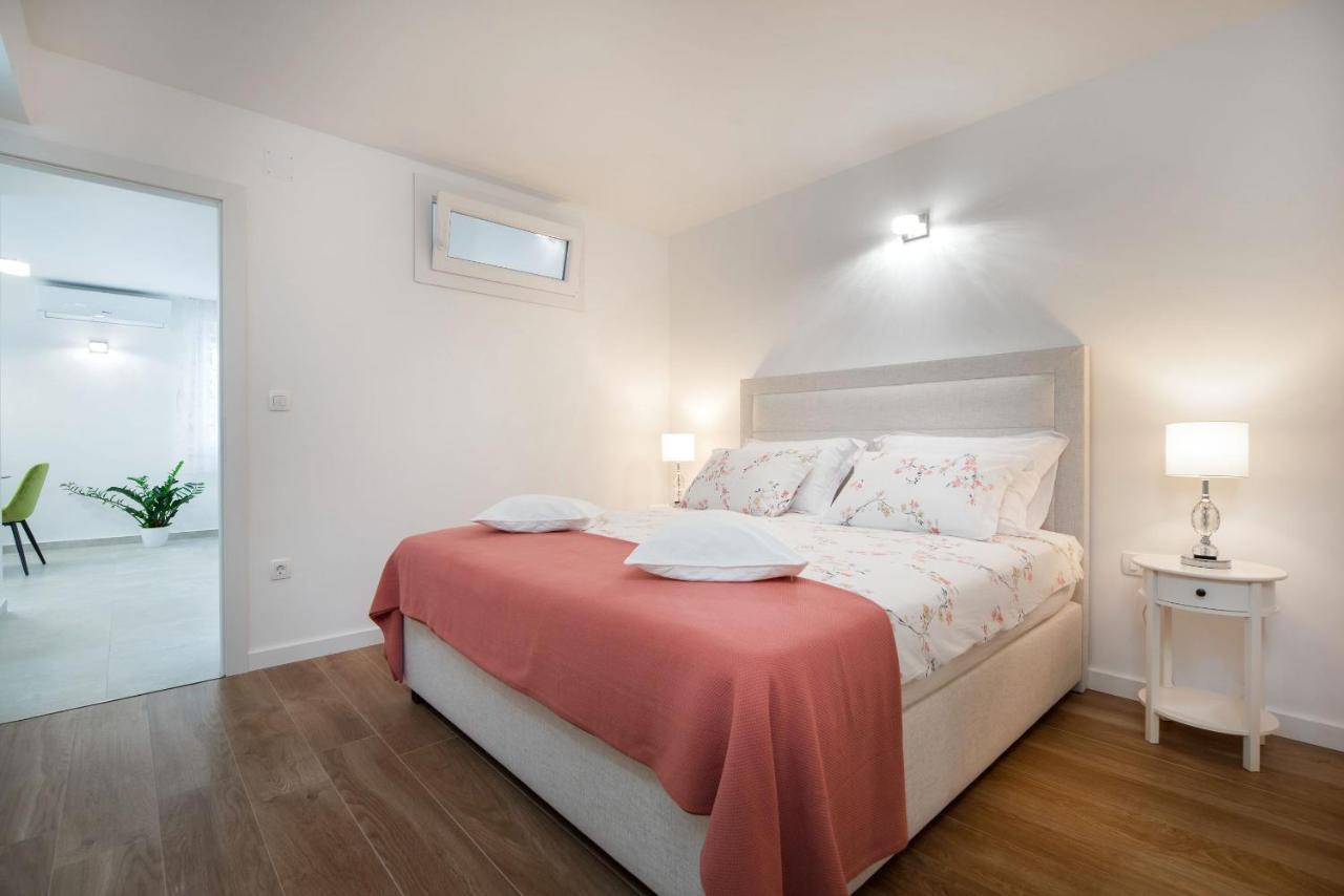 Amadeo Apartment