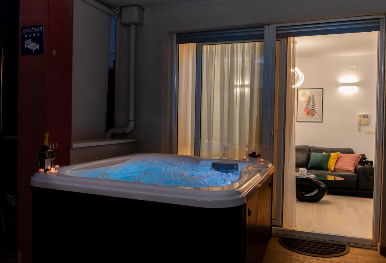 Salvia With Private Jacuzzi Apartment Split