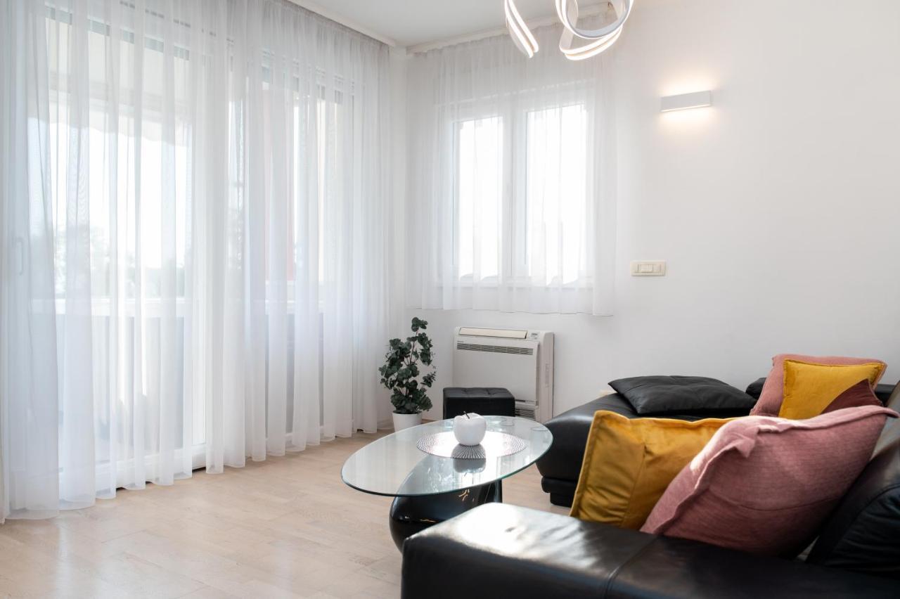 Salvia With Private Jacuzzi Apartment Split