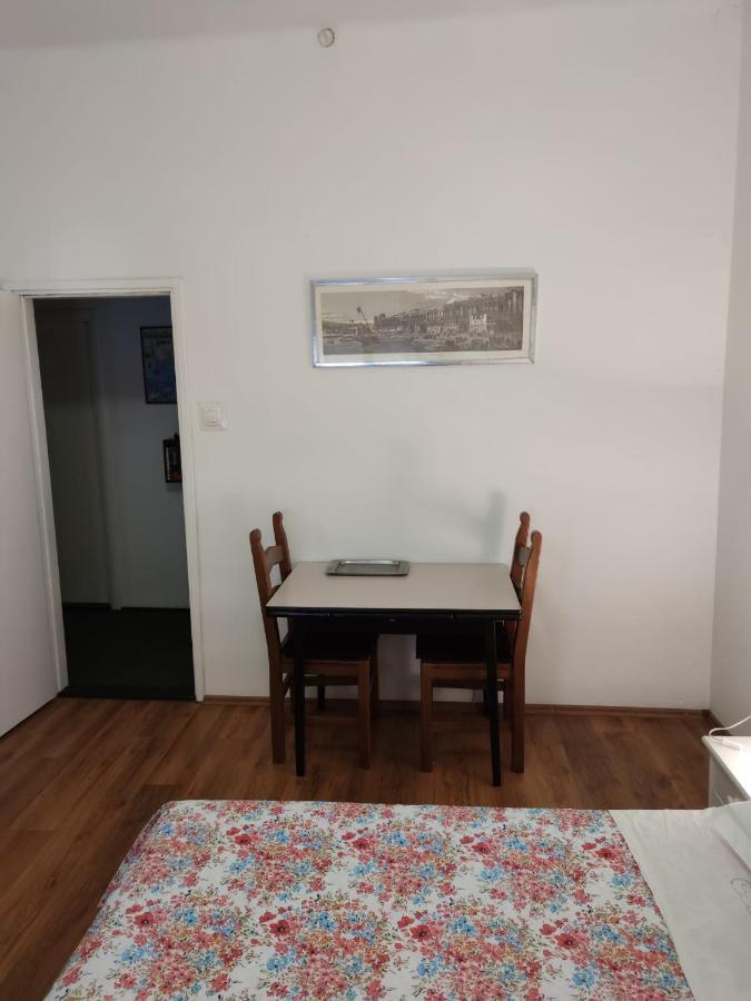 Private Accommodation Raspudic