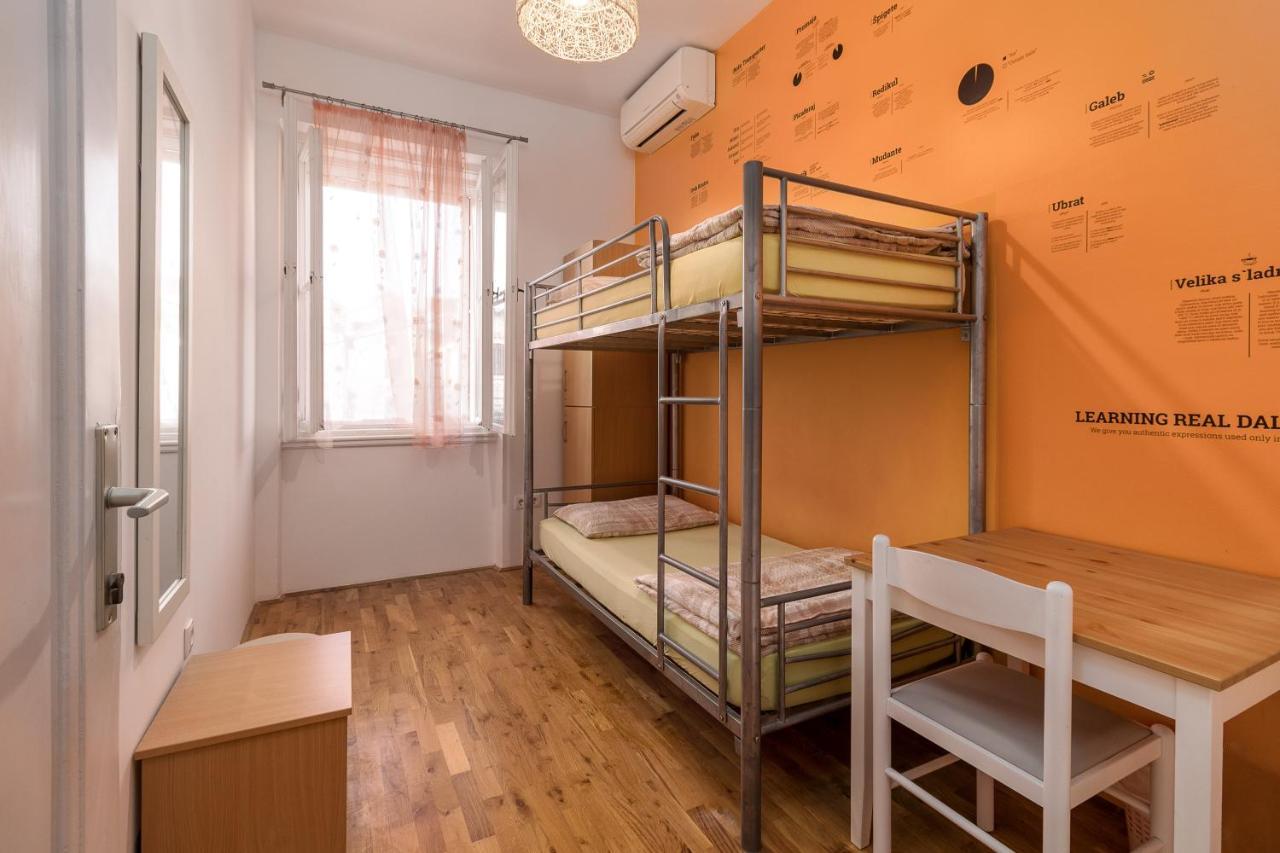 Hostel Backpackers *