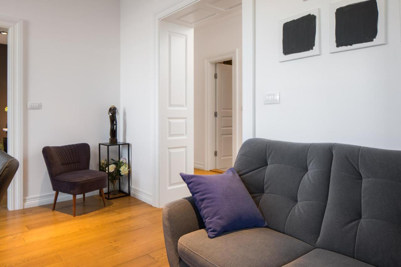 Charlie Chaplin Apartment Split