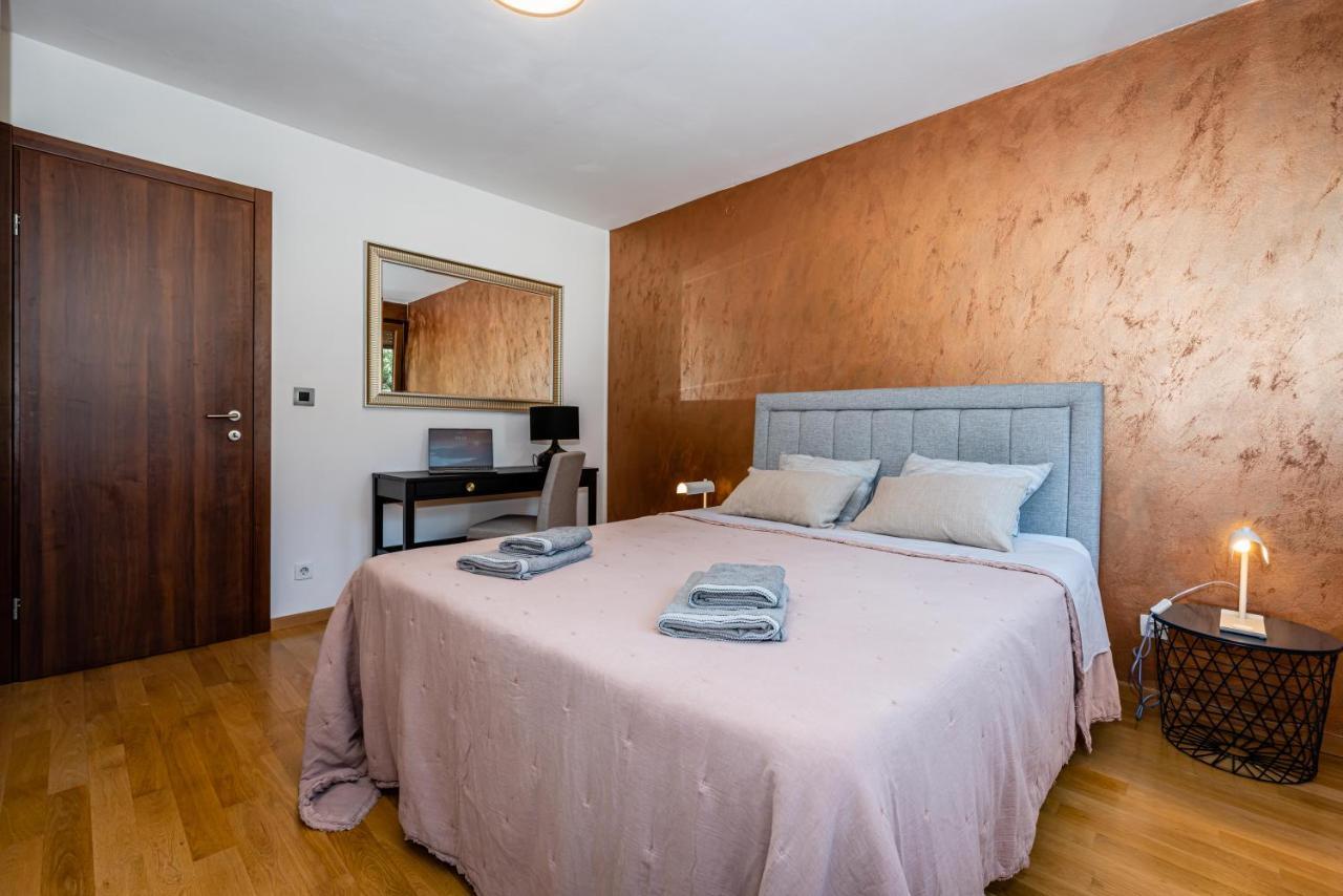 Luxury Ariston *