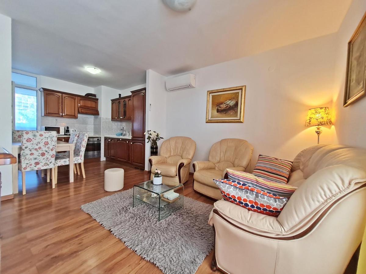 Nina Marie Ii Apartman *