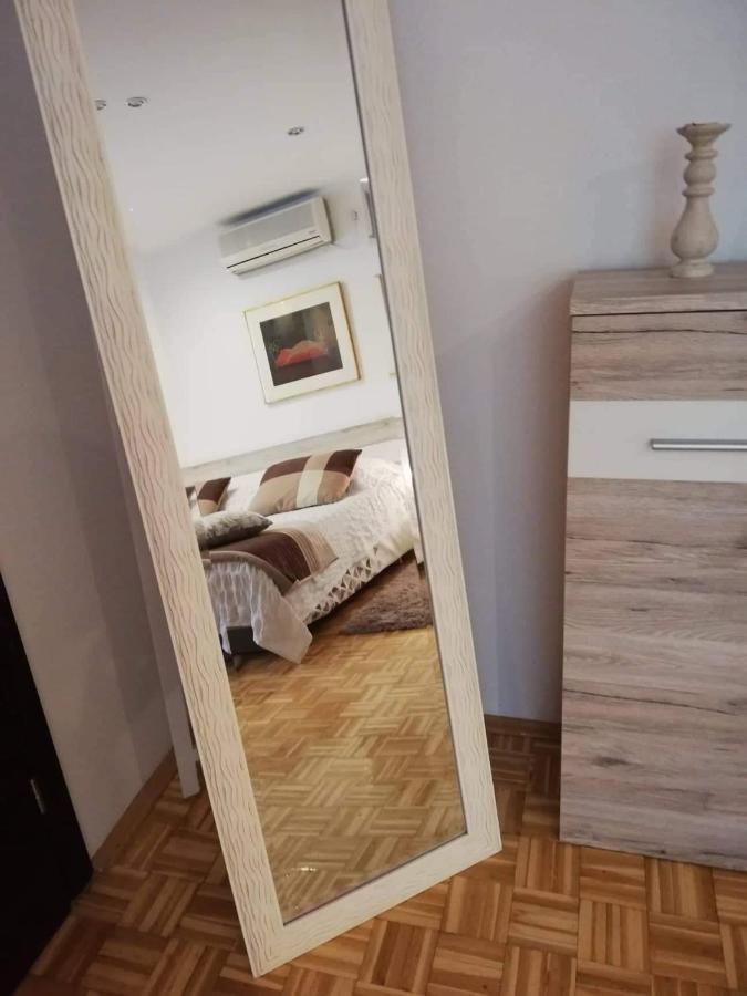 Tea 2 Apartment Split