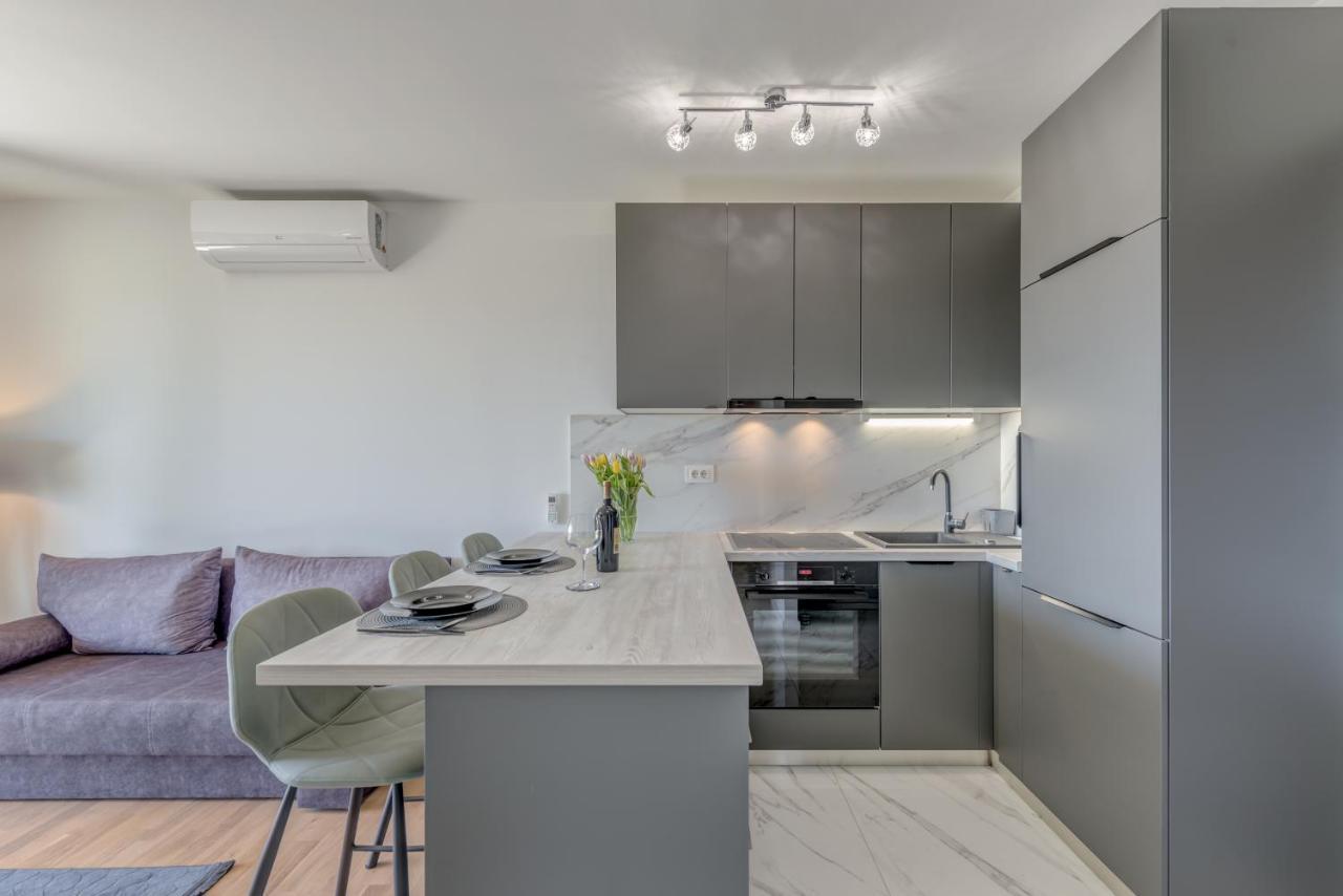 Apartment Searenity Split