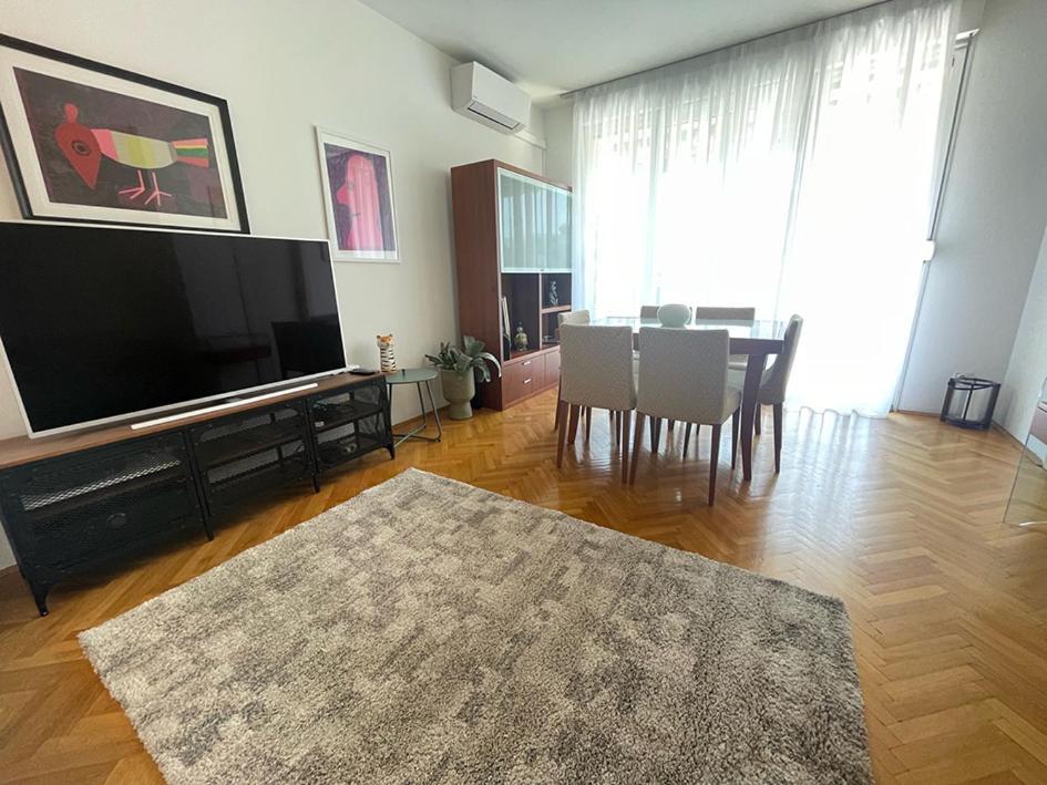 Edi, Spacious With Sauna And Balcony