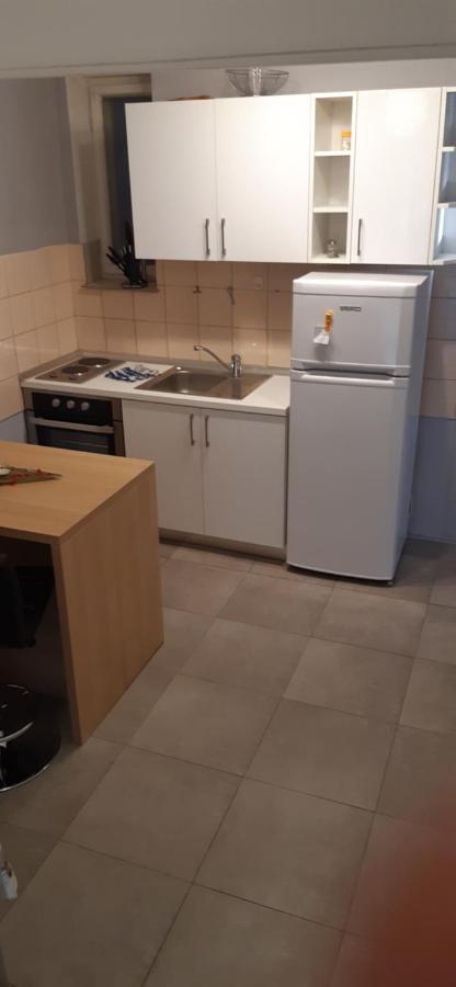 Cozy Mihaela With Balcony, Near Park Marjan & Old Town - Quiet Neighborhood Apartment Split