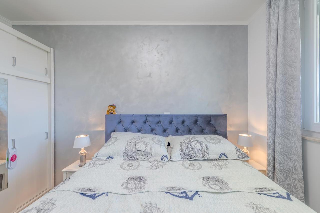Searenity Apartment Split