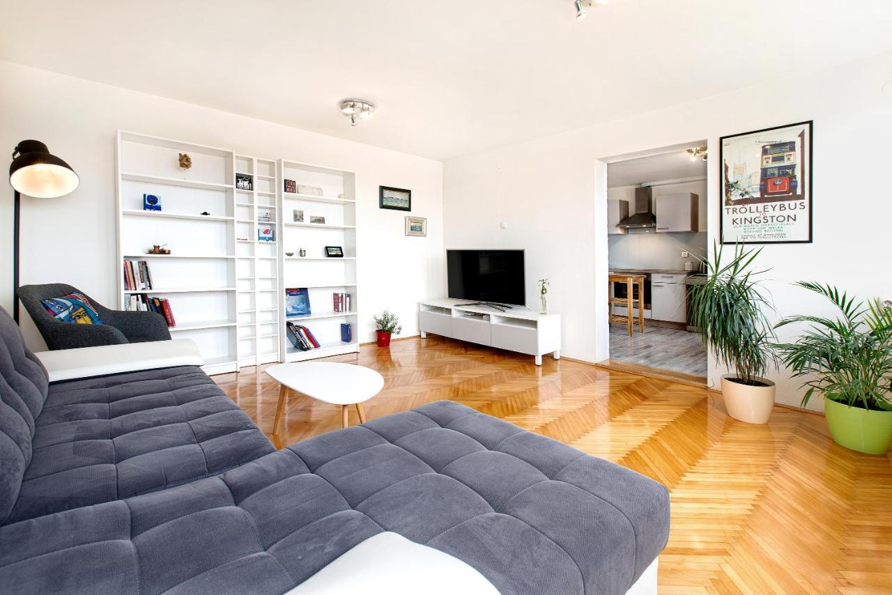 No.15 Apartment