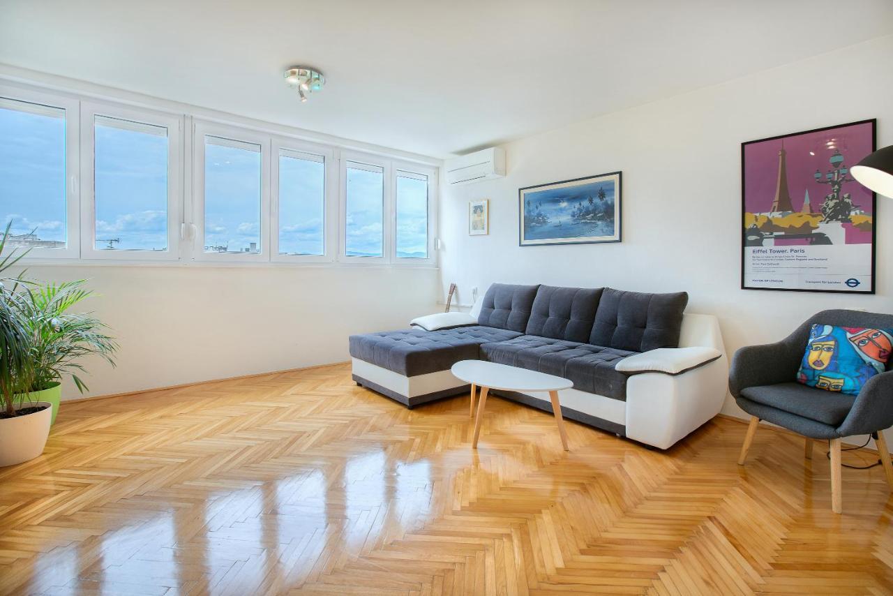 No.15 Apartment