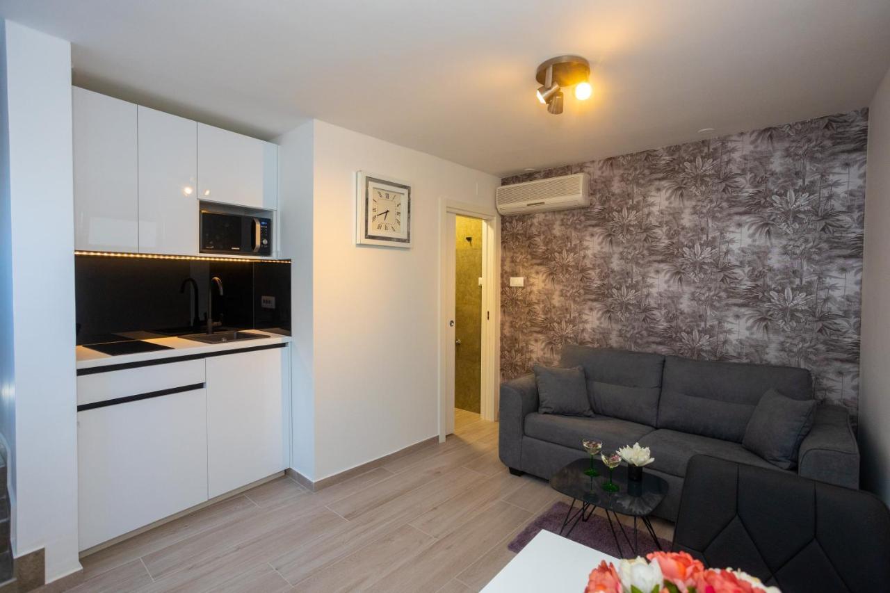 Stone House Iris Vakantiehuis *