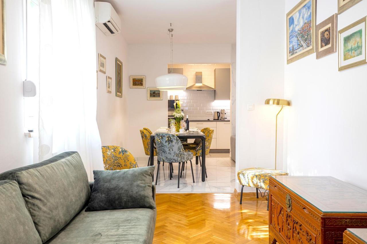 Lux Tony @ 10 Min Znjan Apartment *