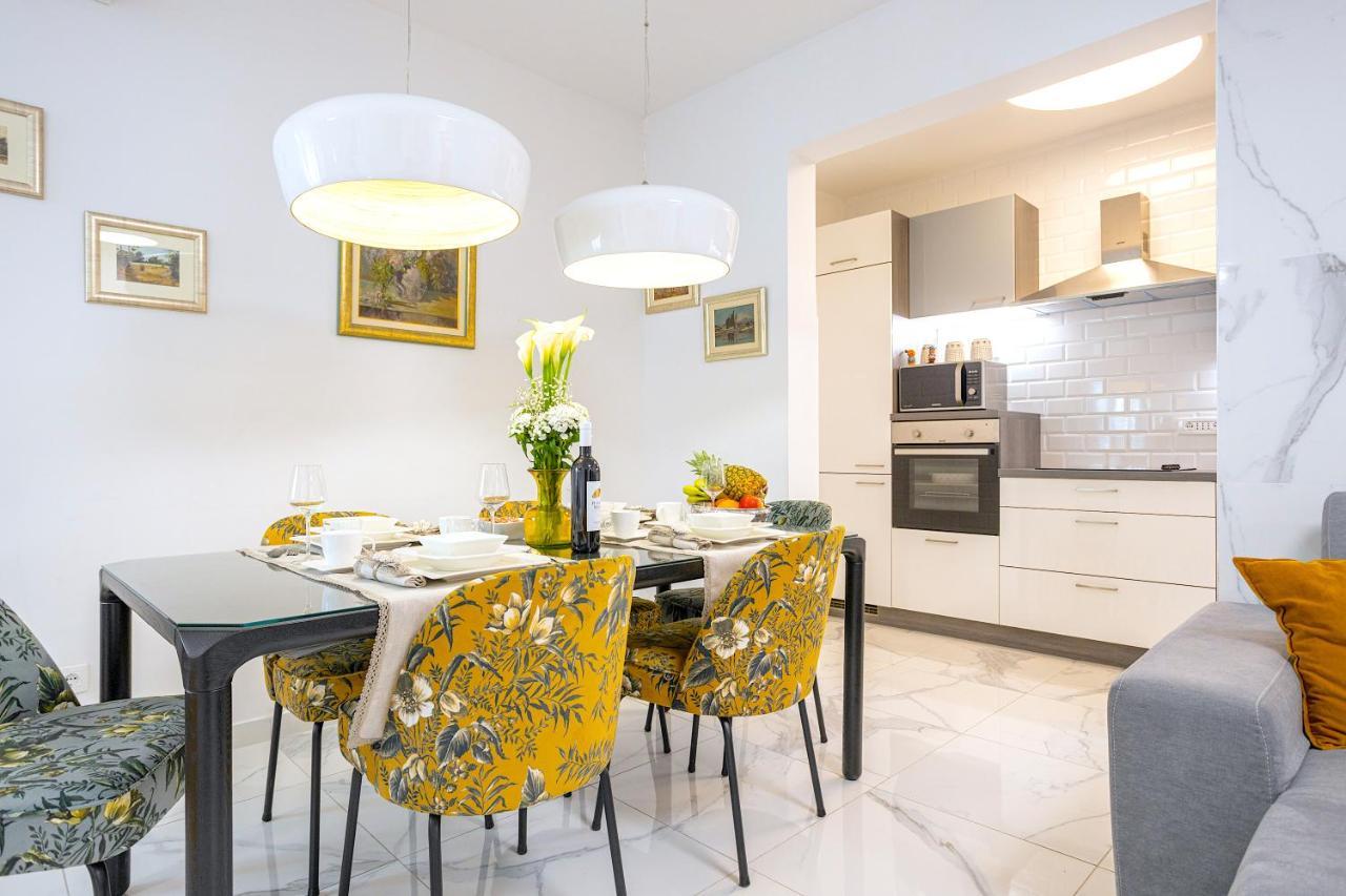 Lux Tony @ 10 Min Znjan Apartment *