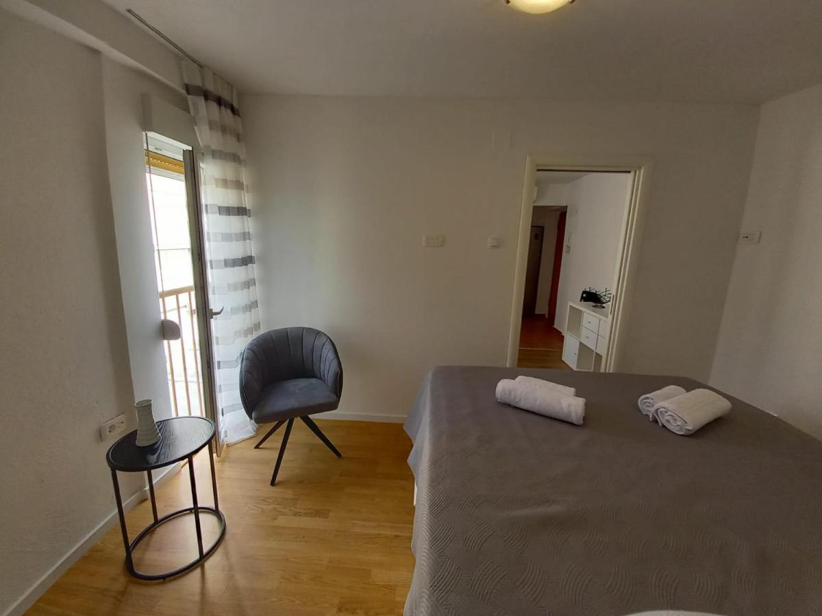 Leela Apartment *