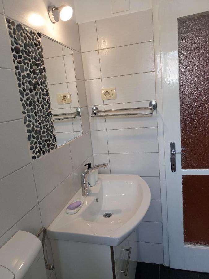 Leela Apartment *