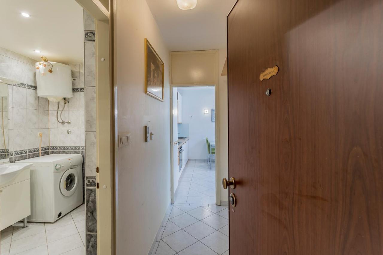 Neve St Apartment *
