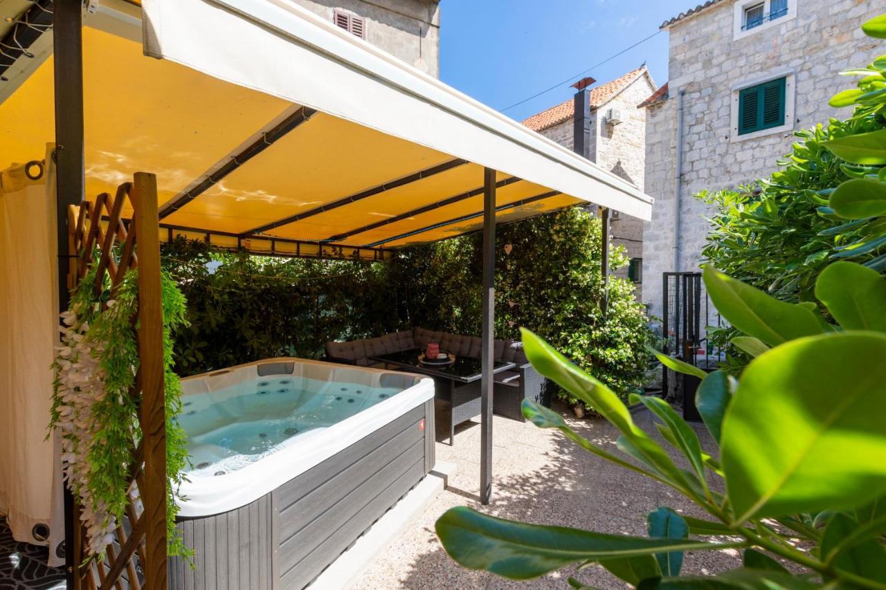 Appartement Johnny Croatia With Hot Tub Split