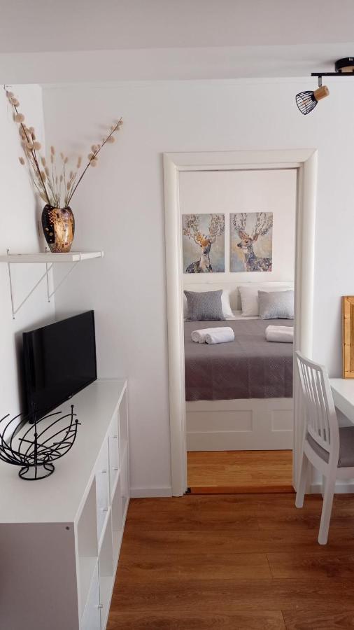 Leela Apartment Split