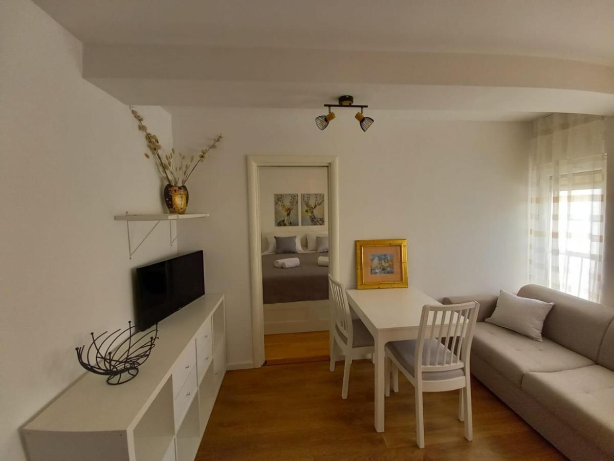 Leela Apartment *