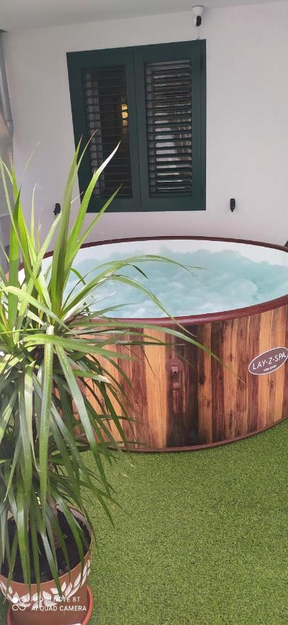 Angie Old Town With Jacuzzi Pousada *