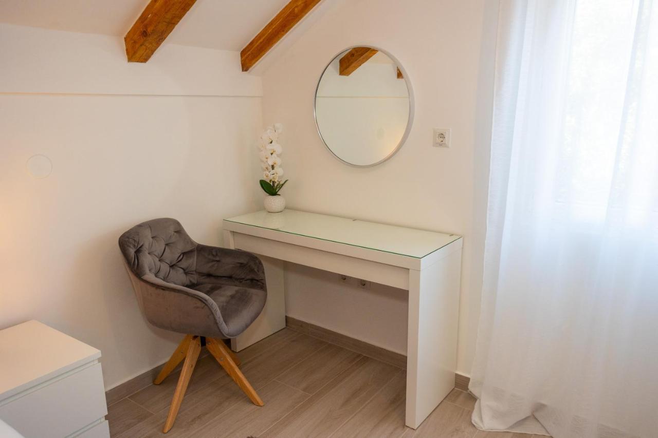 Stone House Iris Vakantiehuis *