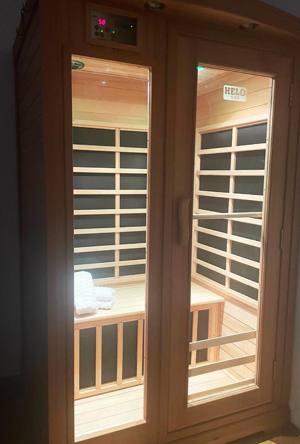 Edi, Spacious With Sauna And Balcony