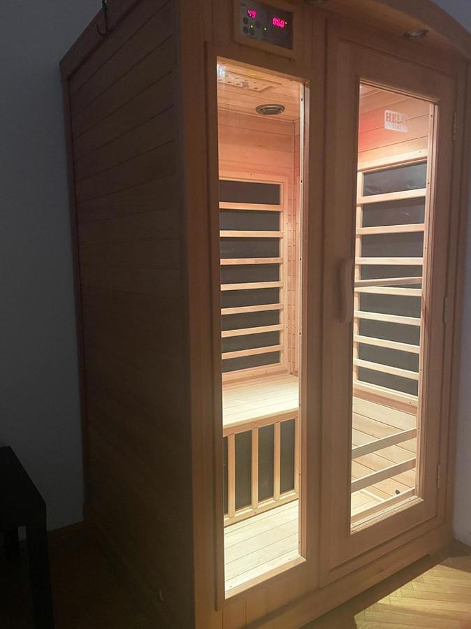 Edi, Spacious With Sauna And Balcony *
