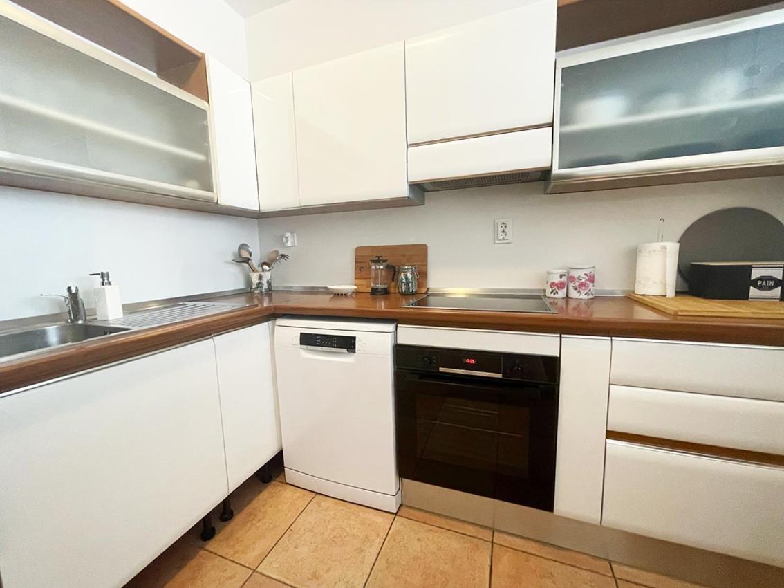 Apartment Edi, Spacious With Sauna And Balcony *
