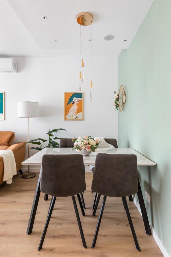 Exquisite Couples Delight With Free Bikes & Parking * Split