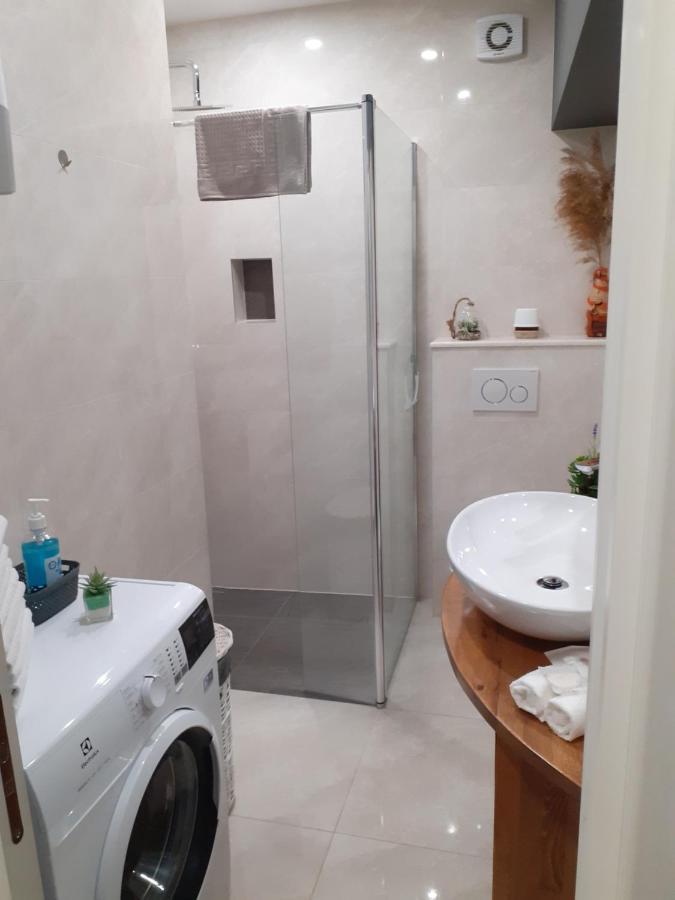 Apartment Luxury Dim Split