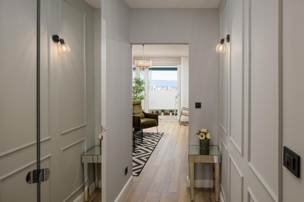 Luxe Apartment Split