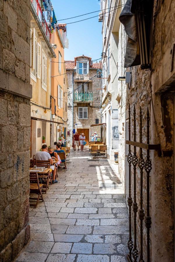 Golden Dream In Diocletian Palace *