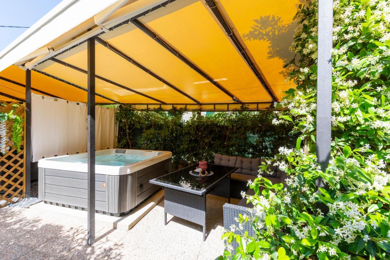 Appartement Johnny Croatia With Hot Tub Split