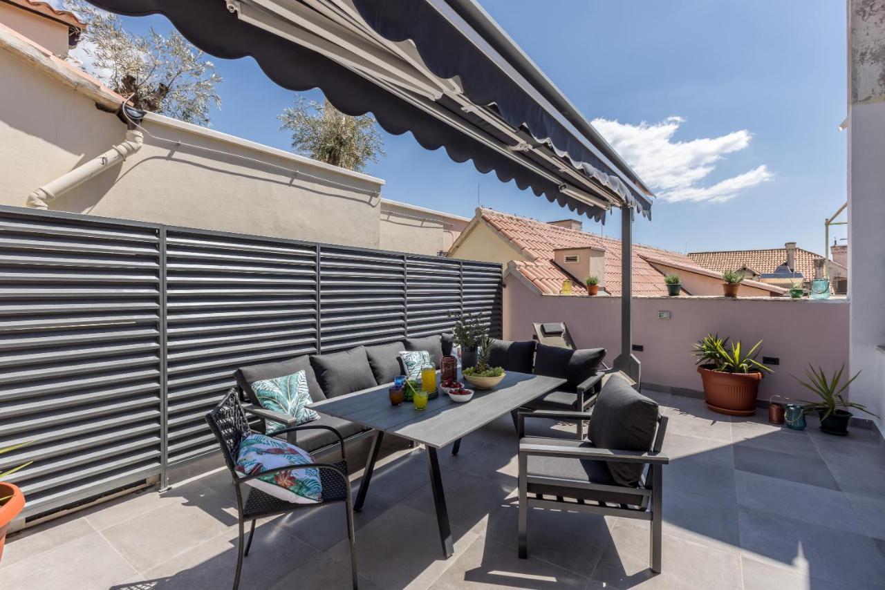 Main Square Duplex With Rooftop Terrace Split